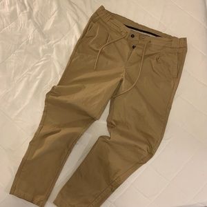 ESNTLS Chino Pants